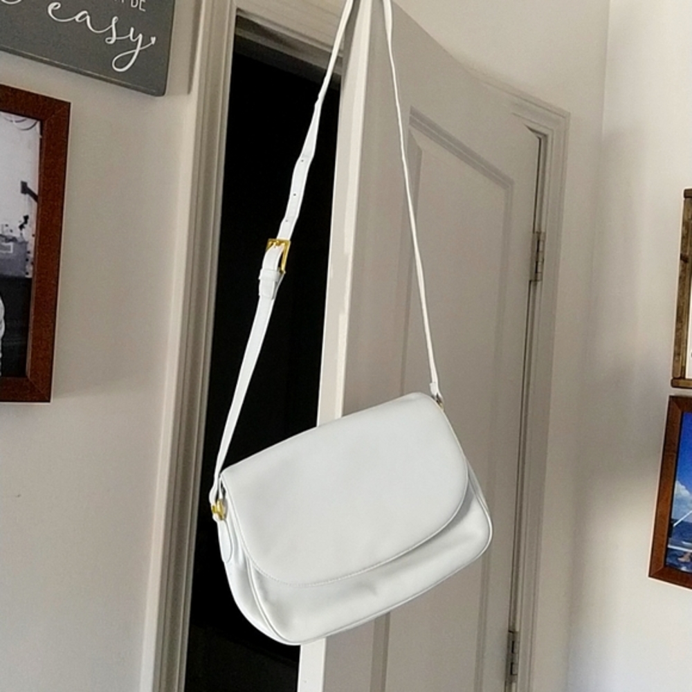 Lord & Taylor White Shoulder Purse